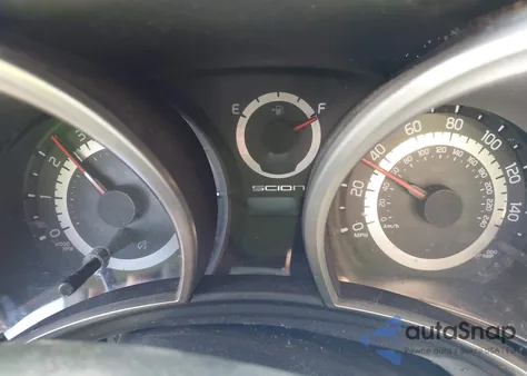 2011 Scion Tc z USA, uszkodzony, nr VIN JTKJF5C76B3005402